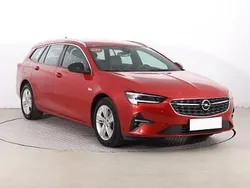 Czerwony Używany 2022 Opel Insignia Kombi | 71 999 zł (Uczciwa cena)