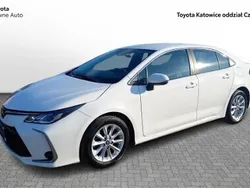 Biały Używany 2021 Toyota Corolla Comfort Sedan/Limuzyna | 77 800 zł (Dość drogi)