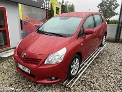Czerwony Używany 2010 Toyota Verso Plus Minivan | 26 900 zł (Uczciwa cena)