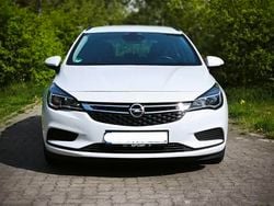 Biały Używany 2018 Opel Astra Active Kombi | 30 500 zł (Dobra cena)
