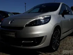 Srebrny metalik Używany 2012 Renault Grand Scénic III Bose Edition Minivan | 39 900 zł (Drogi)