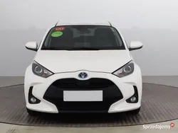 Biały Używany 2021 Toyota Yaris Hybrid Hatchback | 63 999 zł (Uczciwa cena)