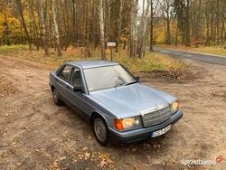 Niebieski Używany 1986 Mercedes 190 Sedan/Limuzyna | 11 300 zł