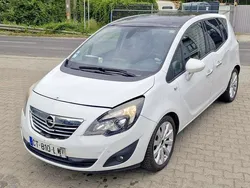Biały Używany 2013 Opel Meriva Minivan | 9999 zł