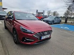 Bordowy (metalik) Używany 2022 Hyundai i30 Sedan/Limuzyna | 64 900 zł (Uczciwa cena)