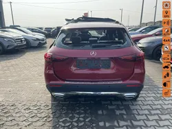 Bordowy (metalik) Używany 2024 Mercedes GLA250 SUV | 29 900 zł
