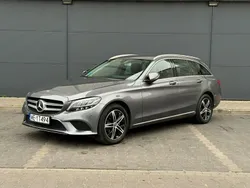 Szary (metalik) Używany 2020 Mercedes C180 Kombi | 99 000 zł (Uczciwa cena)
