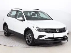 Biały Używany 2022 VW Tiguan SUV | 105 999 zł (Dobra cena)