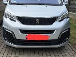 Srebrny Używany 2016 Peugeot Traveller Minivan | 75 000 zł