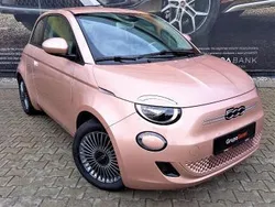 Używany 2023 Fiat 500e La Prima Hatchback | 149 990 zł (Uczciwa cena)