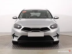 Srebrny Używany 2022 Kia Ceed Kombi | 79 999 zł (Dość drogi)