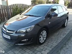 Szary Używany 2014 Opel Astra Cosmo Kombi | 28 500 zł (Uczciwa cena)