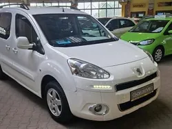 Biały Używany 2015 Peugeot Partner Minivan | 27 900 zł (Uczciwa cena)