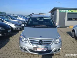 Srebrny Używany 2009 Mercedes 180 Sedan/Limuzyna | 16 400 zł