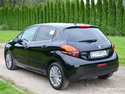 Czarny Używany 2019 Peugeot 208 Allure Hatchback | 34 999 zł (Super Cena)