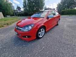 Czerwony Używany 2006 Opel Astra GTC OPC Hatchback | 12 500 zł