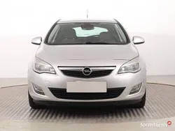 Srebrny Używany 2011 Opel Astra Hatchback | 16 499 zł (Uczciwa cena)