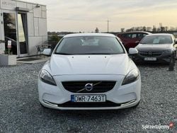 Biały Używany 2014 Volvo V40 Kinetic Hatchback | 31 900 zł (Uczciwa cena)