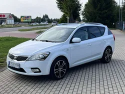 Biały Używany 2010 Kia Ceed 2 Kombi | 19 900 zł (Uczciwa cena)