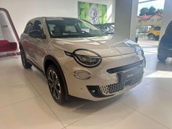 Lakier metalizowany kremowy cappucino Nowe 2025 Fiat 600 Icon Hatchback | 100 200 zł (Uczciwa cena)