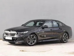 Czarny szafir metalizowany Używany 2024 BMW 520 Shadowline Sedan/Limuzyna | 209 900 zł (Uczciwa cena)