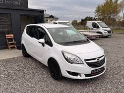 Biały Używany 2015 Opel Meriva Minivan | 24 900 zł (Uczciwa cena)