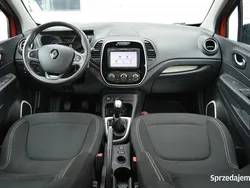 Czerwony (metalik) Używany 2018 Renault Captur SUV | 39 900 zł (Uczciwa cena)