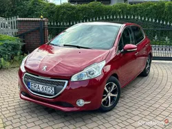 Bordowy Używany 2013 Peugeot 208 Allure Hatchback | 22 900 zł