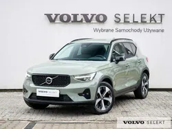 Zielony Używany 2024 Volvo XC40 SUV | 186 900 zł (Dość drogi)