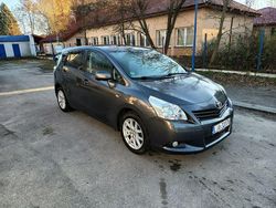 Szary (metalik) Używany 2012 Toyota Verso Minivan | 36 500 zł (Uczciwa cena)