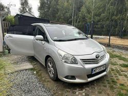 Srebrny Używany 2009 Toyota Verso Minivan | 23 500 zł (Uczciwa cena)