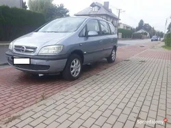 Szary Używany 2004 Opel Zafira Minivan | 5900 zł (Dość drogi)