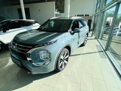 Grafitowy Nowe 2025 Mitsubishi Outlander P-HEV SUV | 280 790 zł
