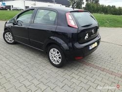 Czarny Używany 2013 Fiat Punto Hatchback | 14 700 zł (Uczciwa cena)