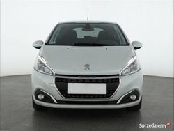 Biały Używany 2018 Peugeot 208 Hatchback | 41 999 zł (Uczciwa cena)