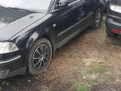 Czarny Używany 2002 VW Passat Hatchback | 5000 zł