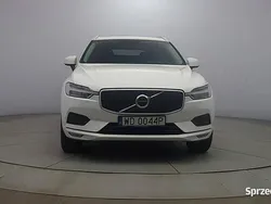 Biały Używany 2020 Volvo XC60 Momentum SUV | 119 800 zł (Dobra cena)