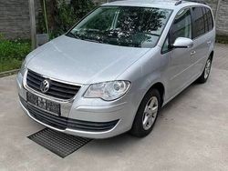 Srebrny Używany 2009 VW Touran Minivan | 19 300 zł (Dość drogi)