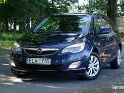 Niebieski Używany 2012 Opel Astra Kombi | 27 990 zł (Uczciwa cena)