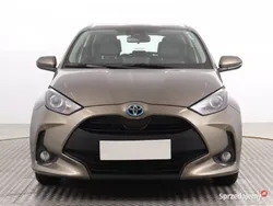 Brązowy Używany 2022 Toyota Yaris Hybrid Hatchback | 70 999 zł (Uczciwa cena)