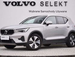 Srebrny Używany 2024 Volvo XC40 SUV | 154 900 zł (Uczciwa cena)