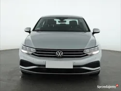 Srebrny Używany 2020 VW Passat Sedan/Limuzyna | 63 999 zł (Dobra cena)