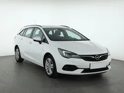 Biały Używany 2021 Opel Astra Kombi | 35 999 zł (Dobra cena)