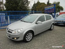 Srebrny Używany 2007 Opel Astra Hatchback | 12 900 zł