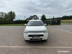 Biały Używany 2014 Mitsubishi Outlander P-HEV SUV | 53 800 zł (Uczciwa cena)