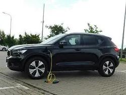Czarny Używany 2020 Volvo XC40 SUV | 84 444 zł