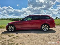 Czerwony Używany 2010 BMW 318 Kombi | 28 000 zł (Dość drogi)