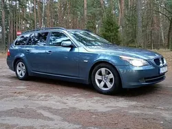 Niebieski Używany 2009 BMW 520 Kombi | 22 500 zł (Uczciwa cena)