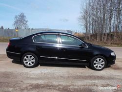 Czarny Używany 2005 VW Passat R Sedan/Limuzyna | 8900 zł (Uczciwa cena)