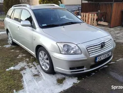 Złoty Używany 2004 Toyota Avensis Kombi | 10 700 zł (Uczciwa cena)